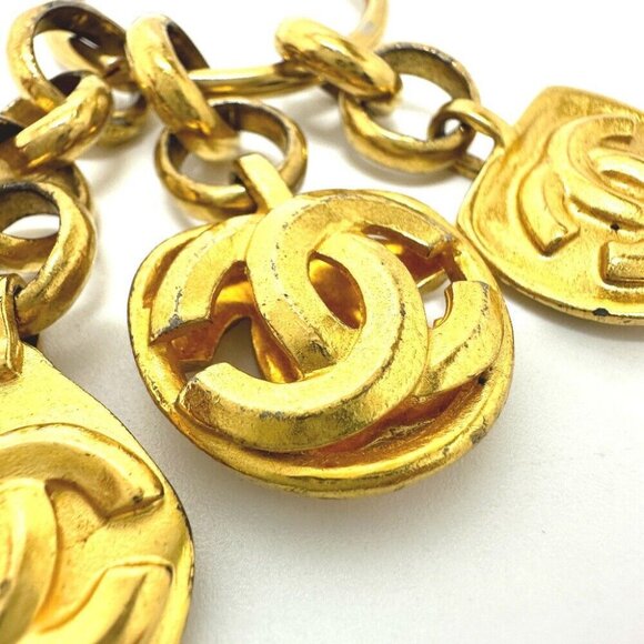 CHANEL CC Mark vintage Key Holder charm Gold Plated Gold - Picture 6 of 9
